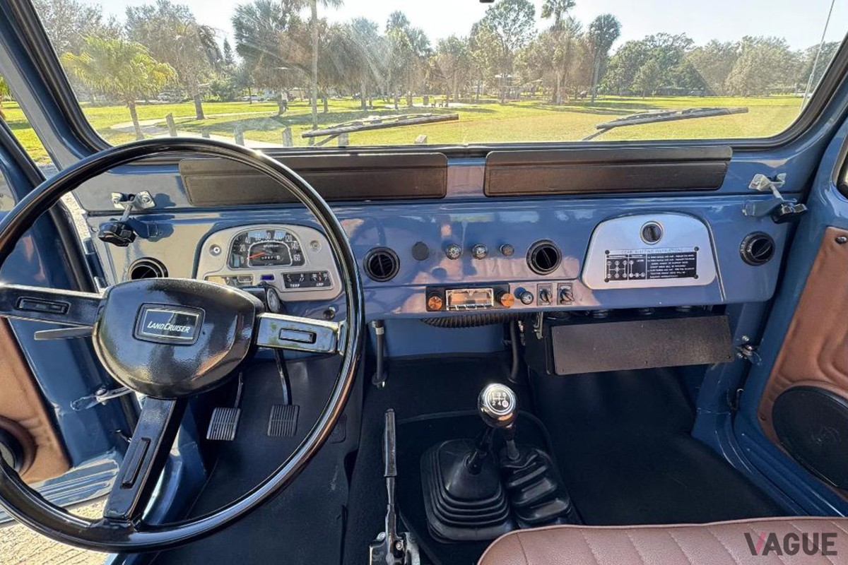 オークションに出品された1983年式トヨタ「ランドクルーザーFJ45 ピックアップ」