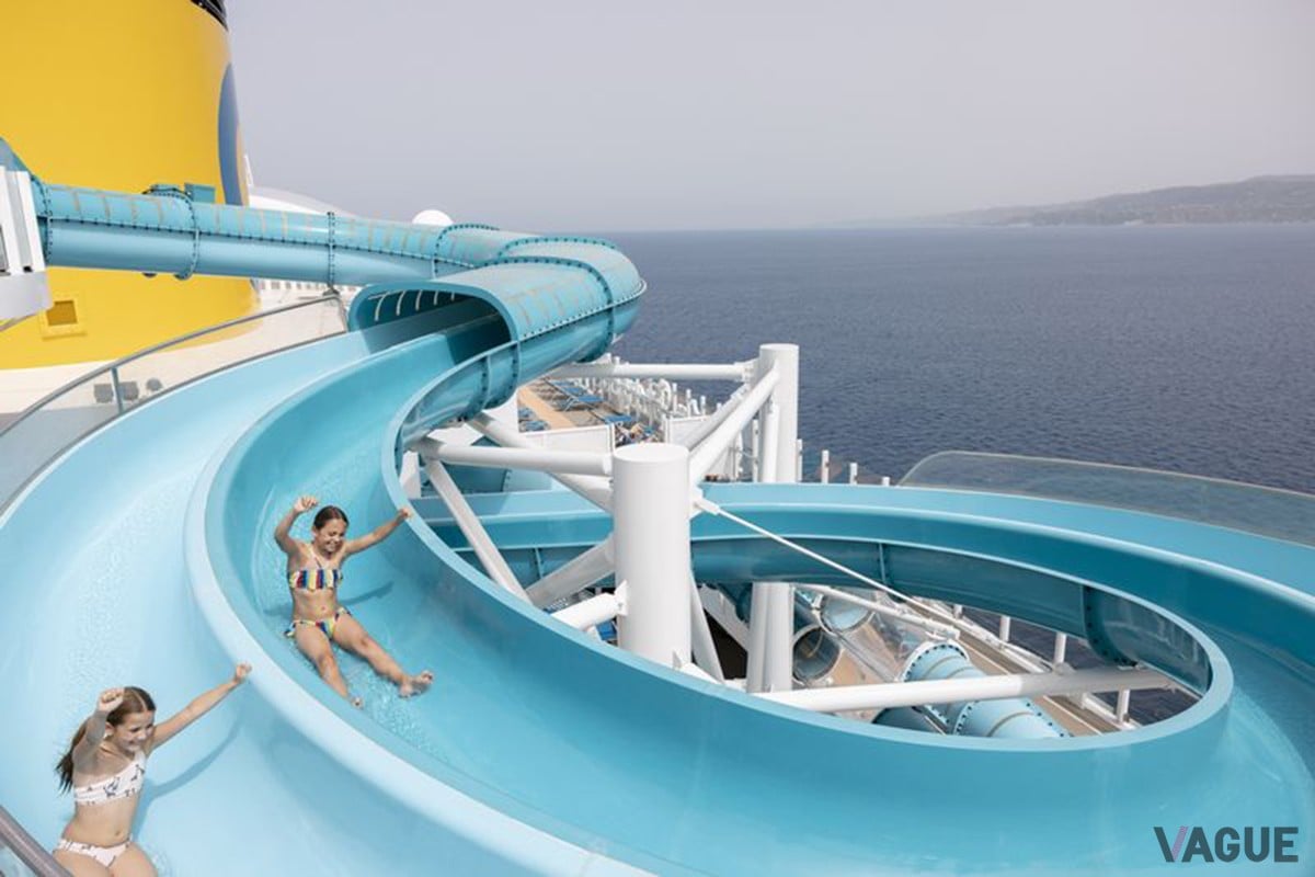 ウォータースライダー