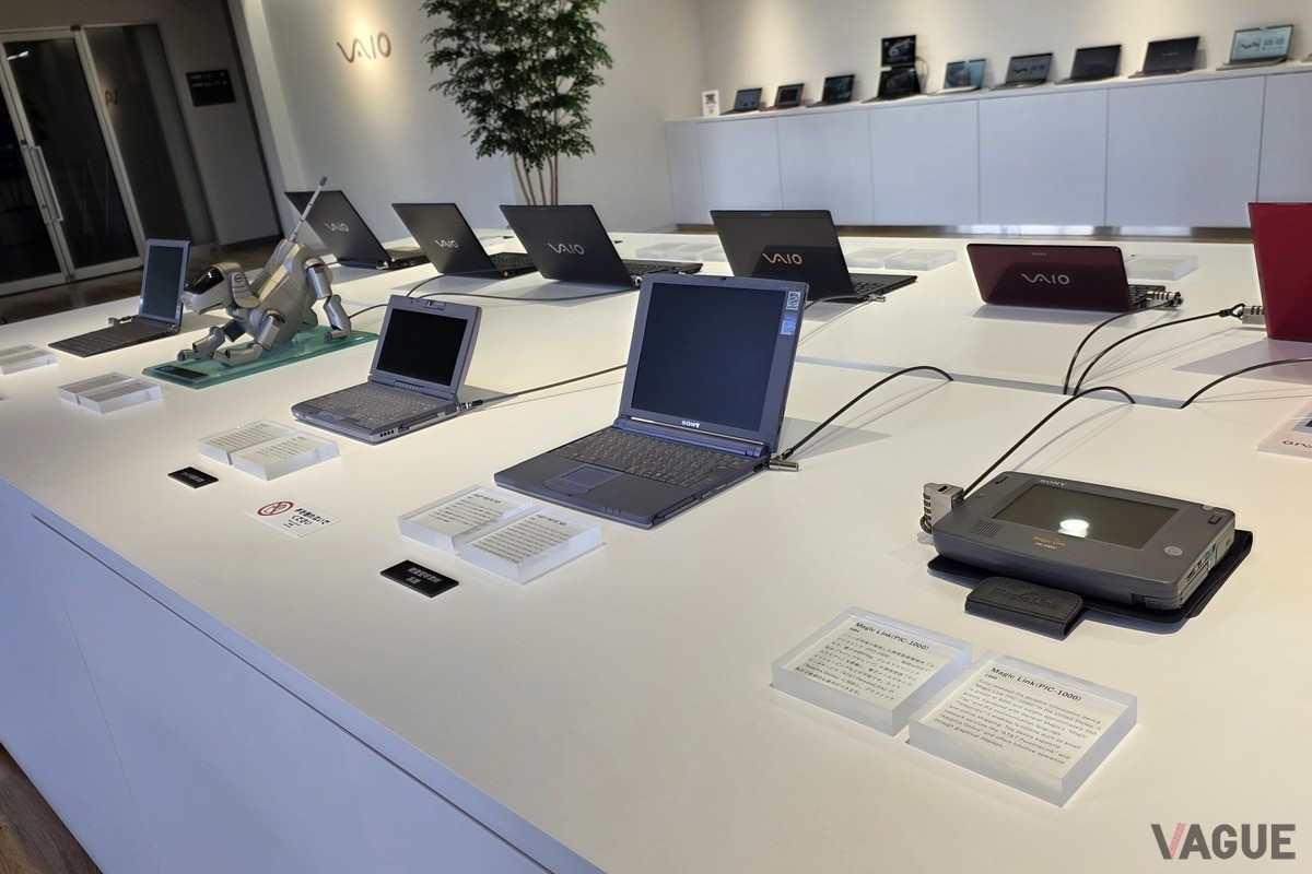 モバイルPCの歴史を切り拓いてきたソニー時代の往年の名機たち。「PCはコンテンツを消費する道具ではなく、創造する道具である」という思想は、形を変えて現在のモデルにも息づいている