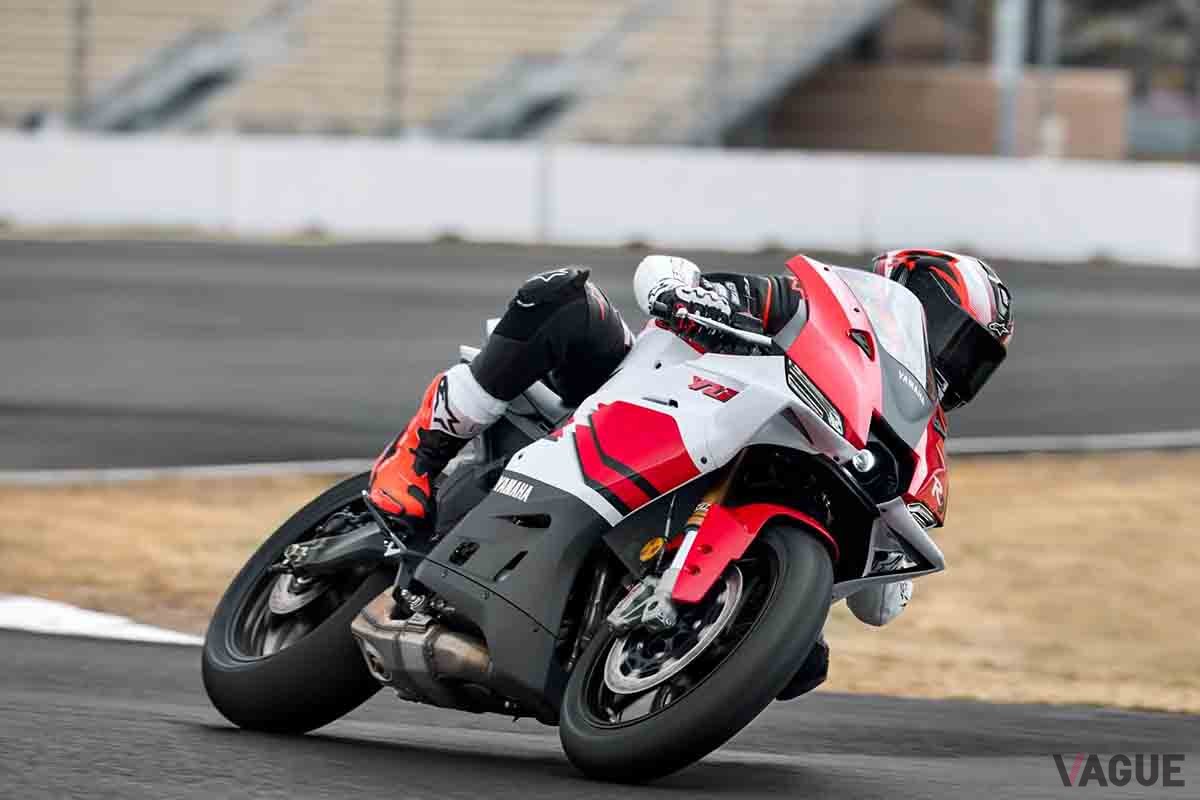 2026年1月30日に日本で発売されるヤマハ「YZF-R9」2026モデルの「70th Anniversary Edition」