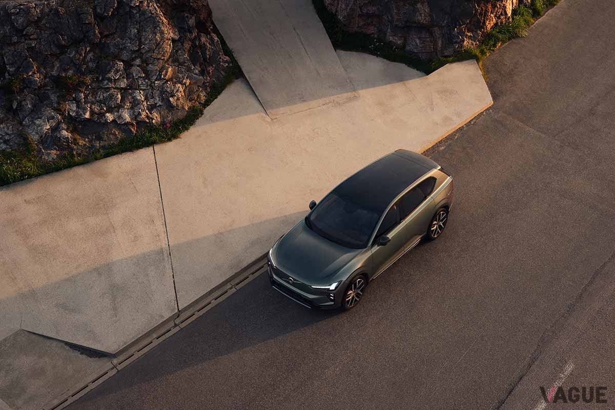 世界初公開されたボルボ新型「EX60」