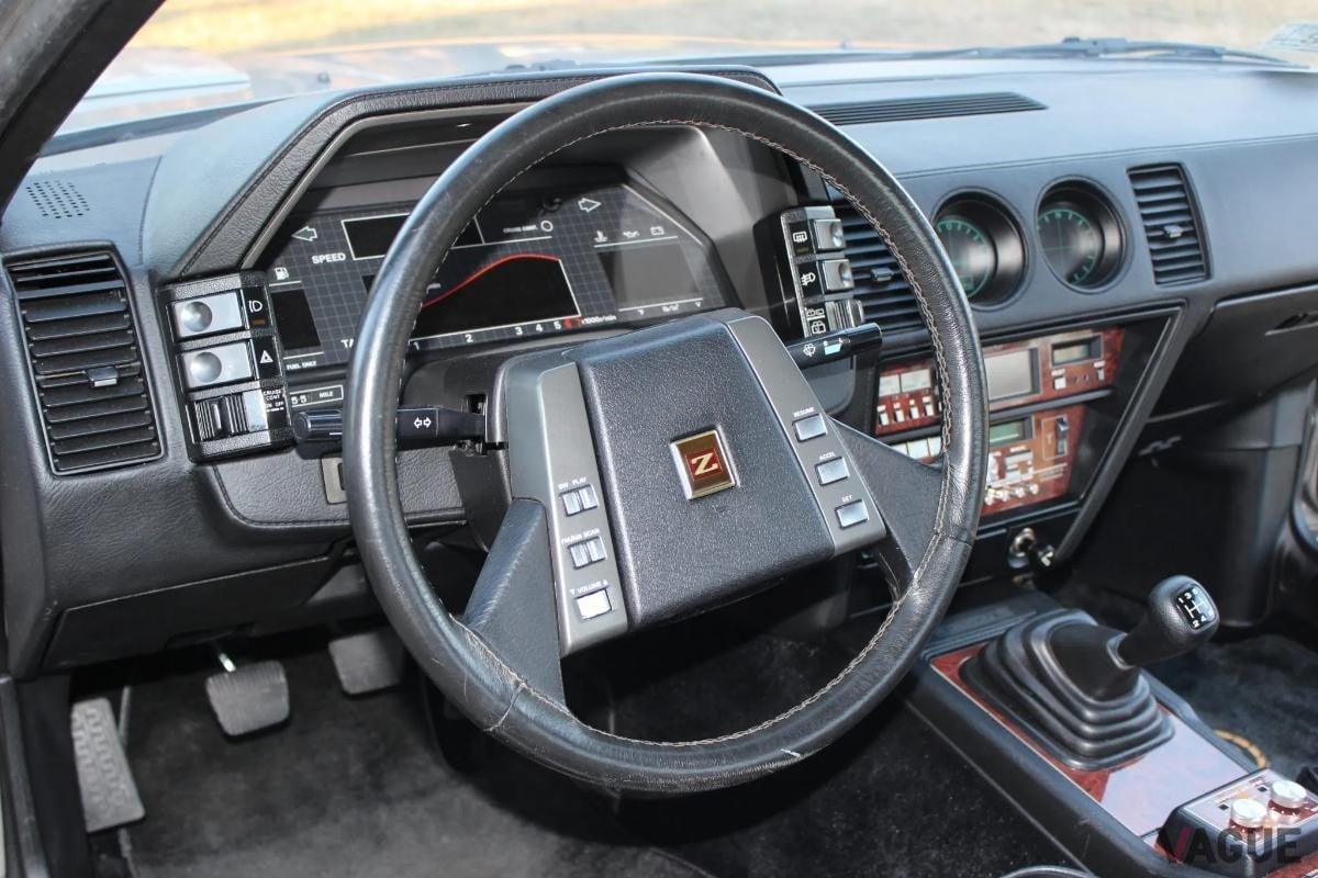 オークションに出品された1984年式の日産「300ZX ターボ」50周年記念モデル