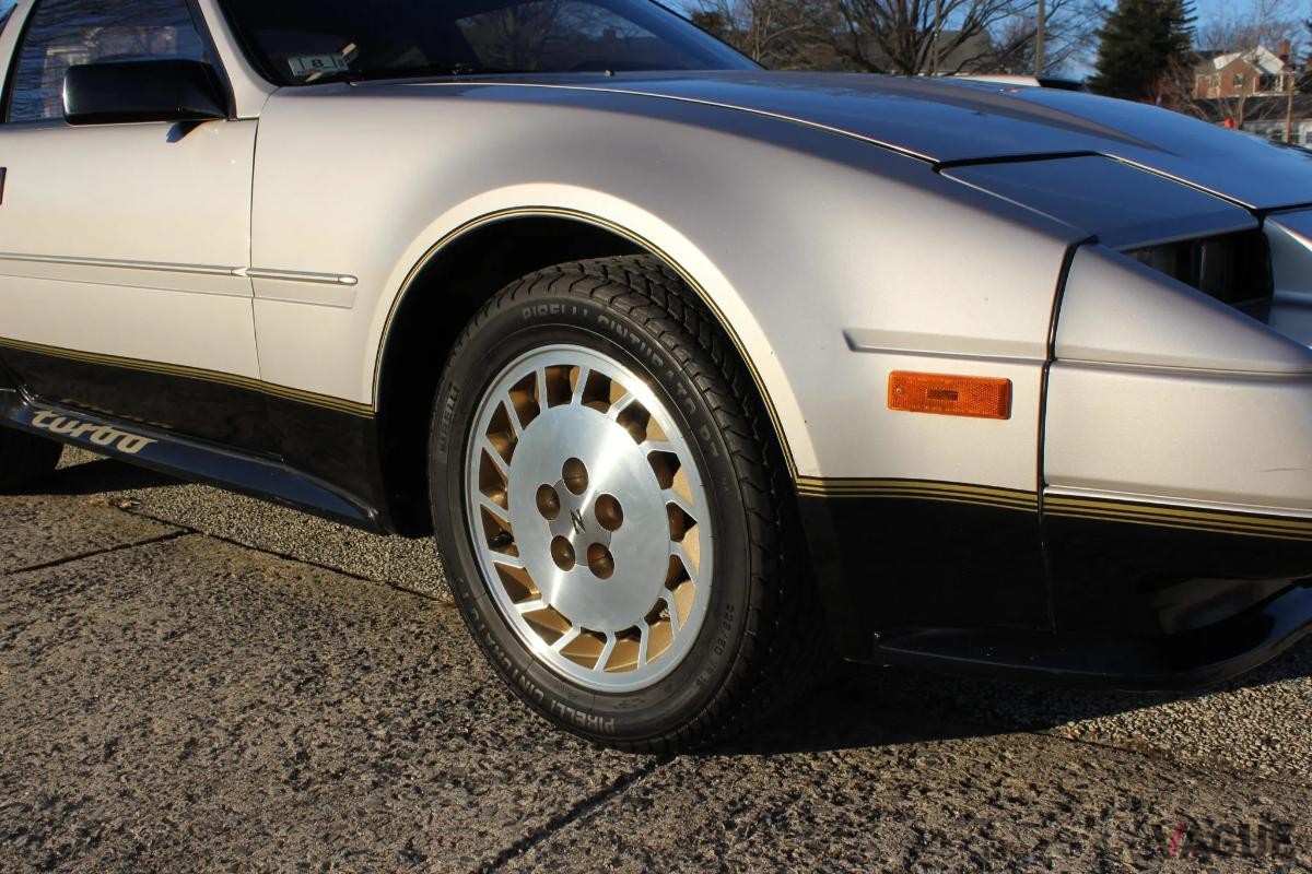 オークションに出品された1984年式の日産「300ZX ターボ」50周年記念モデル