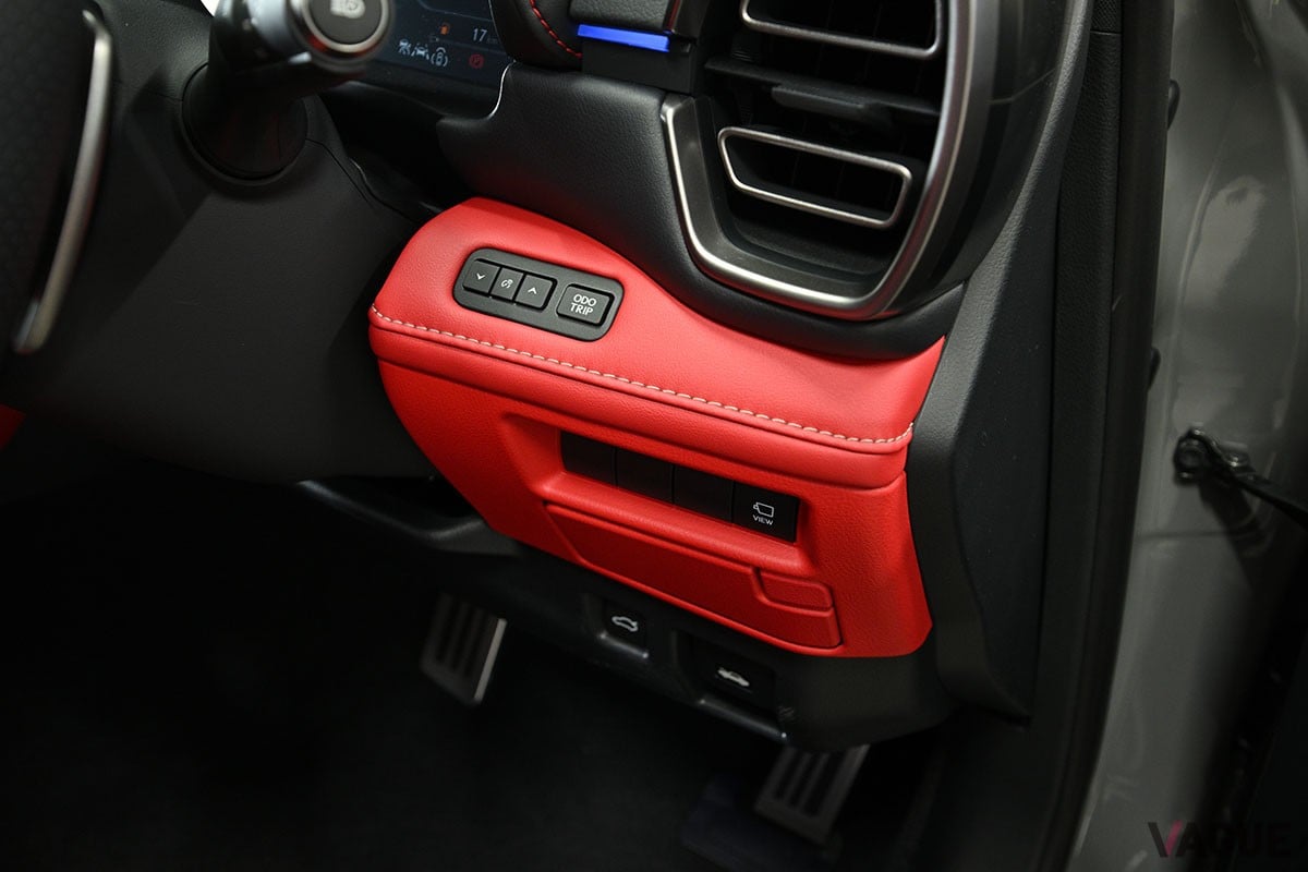 レクサス新型「IS300h」