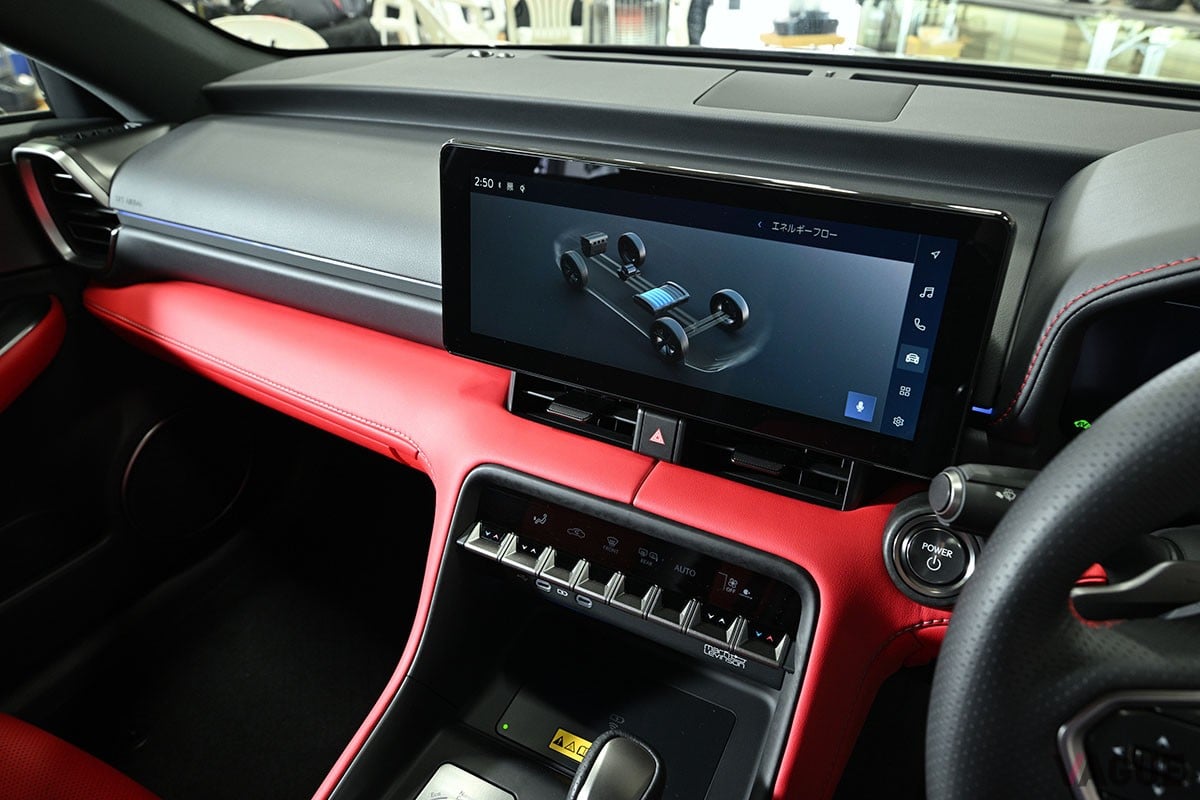 レクサス新型「IS300h」