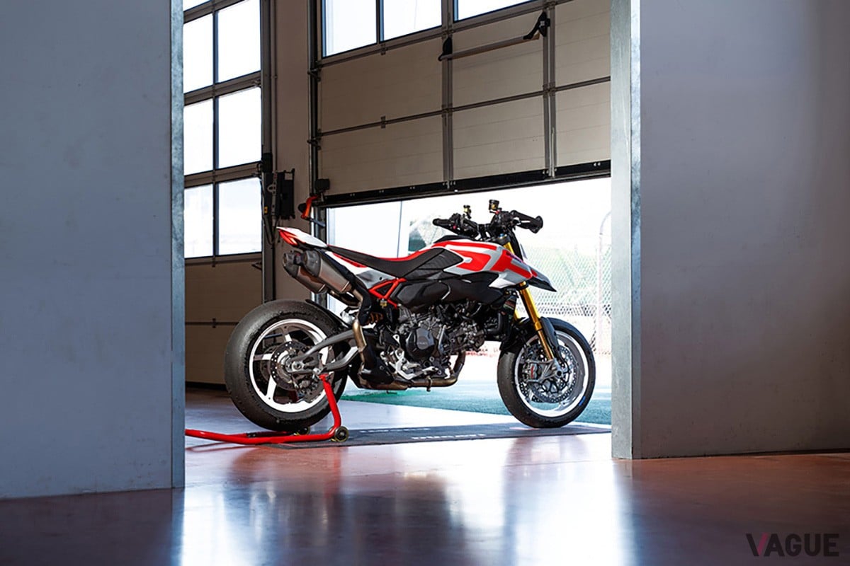 ドゥカティ新型「ハイパーモタードV2」