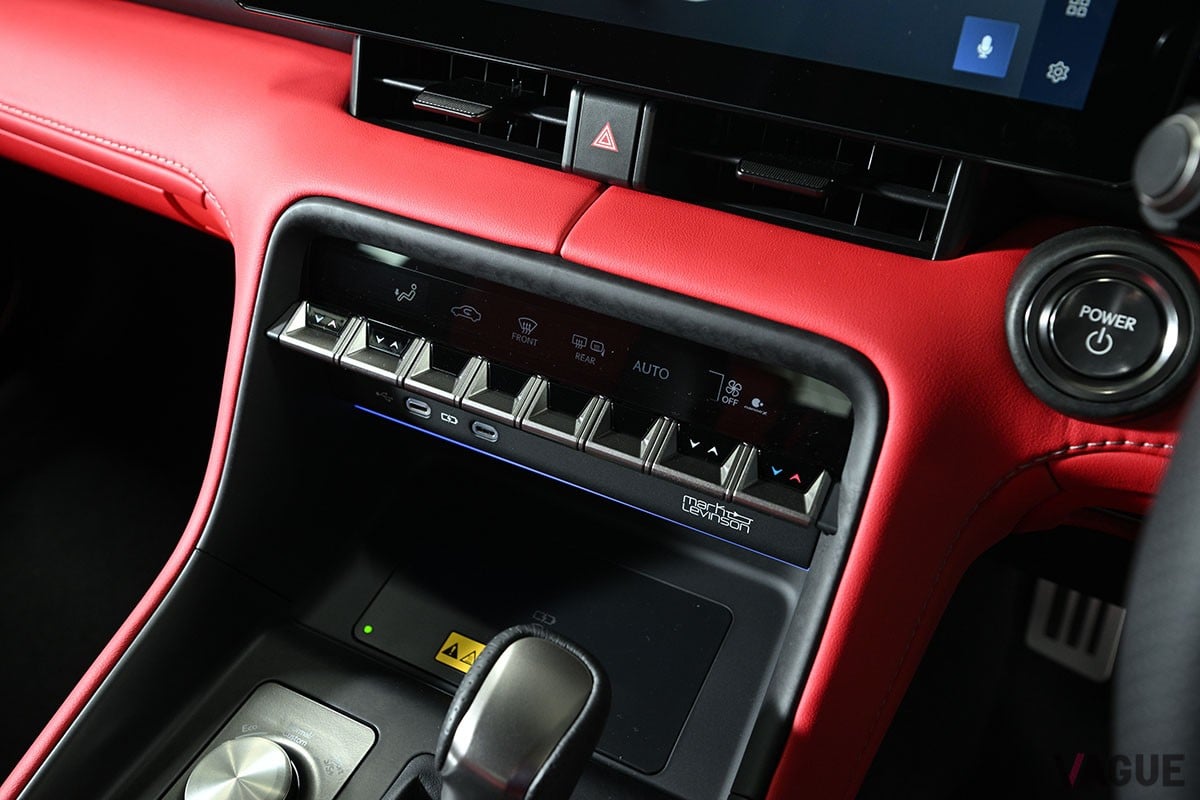 レクサス新型「IS300h」