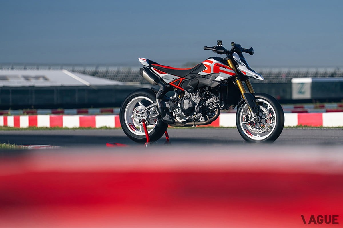 ドゥカティ新型「ハイパーモタードV2」