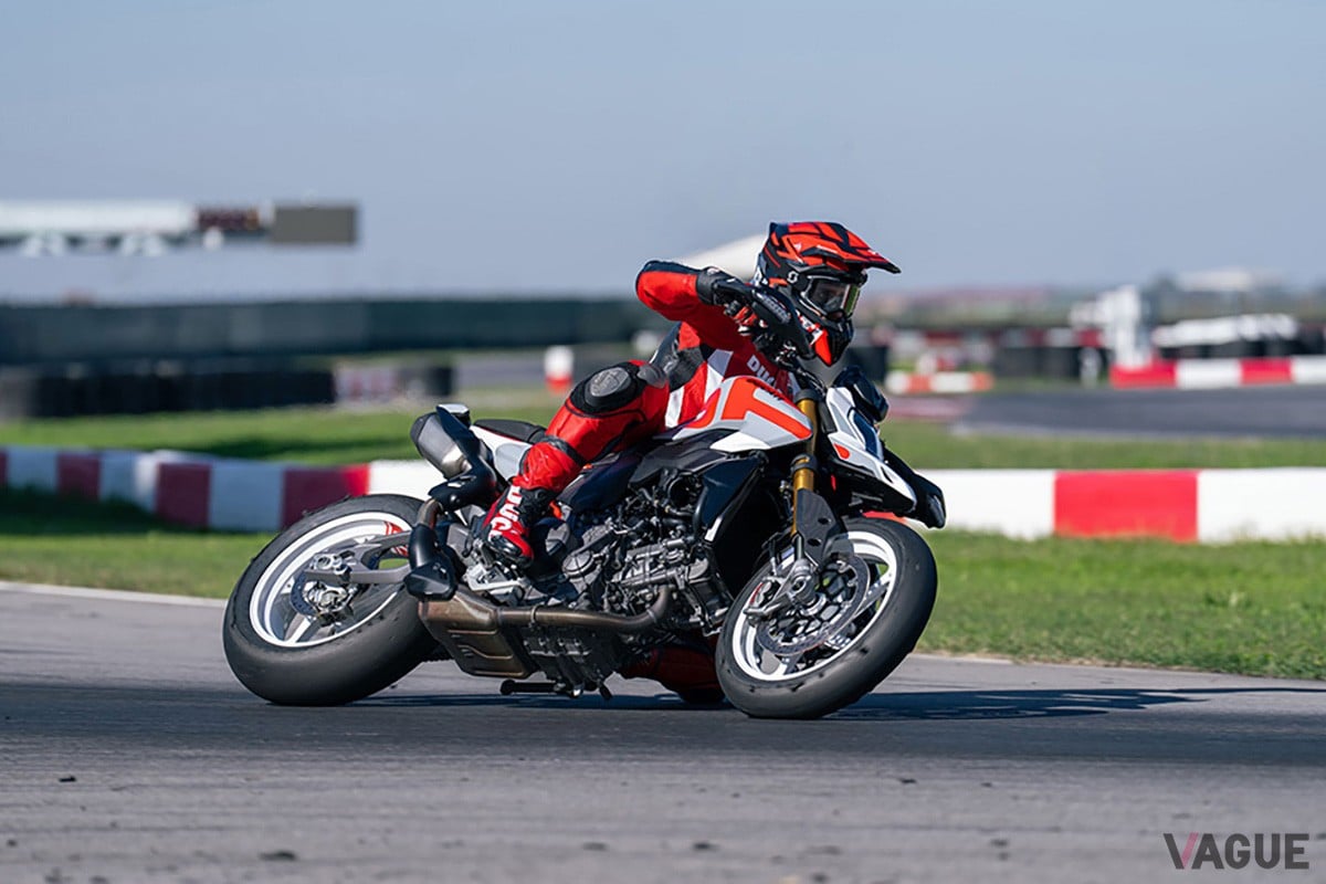 ドゥカティ新型「ハイパーモタードV2」