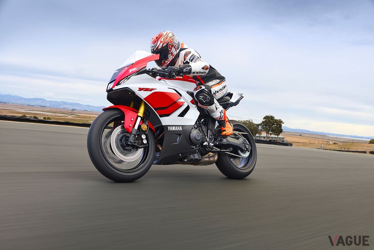 ヤマハ創立70周年の記念カラーをまとった「YZF-R7」