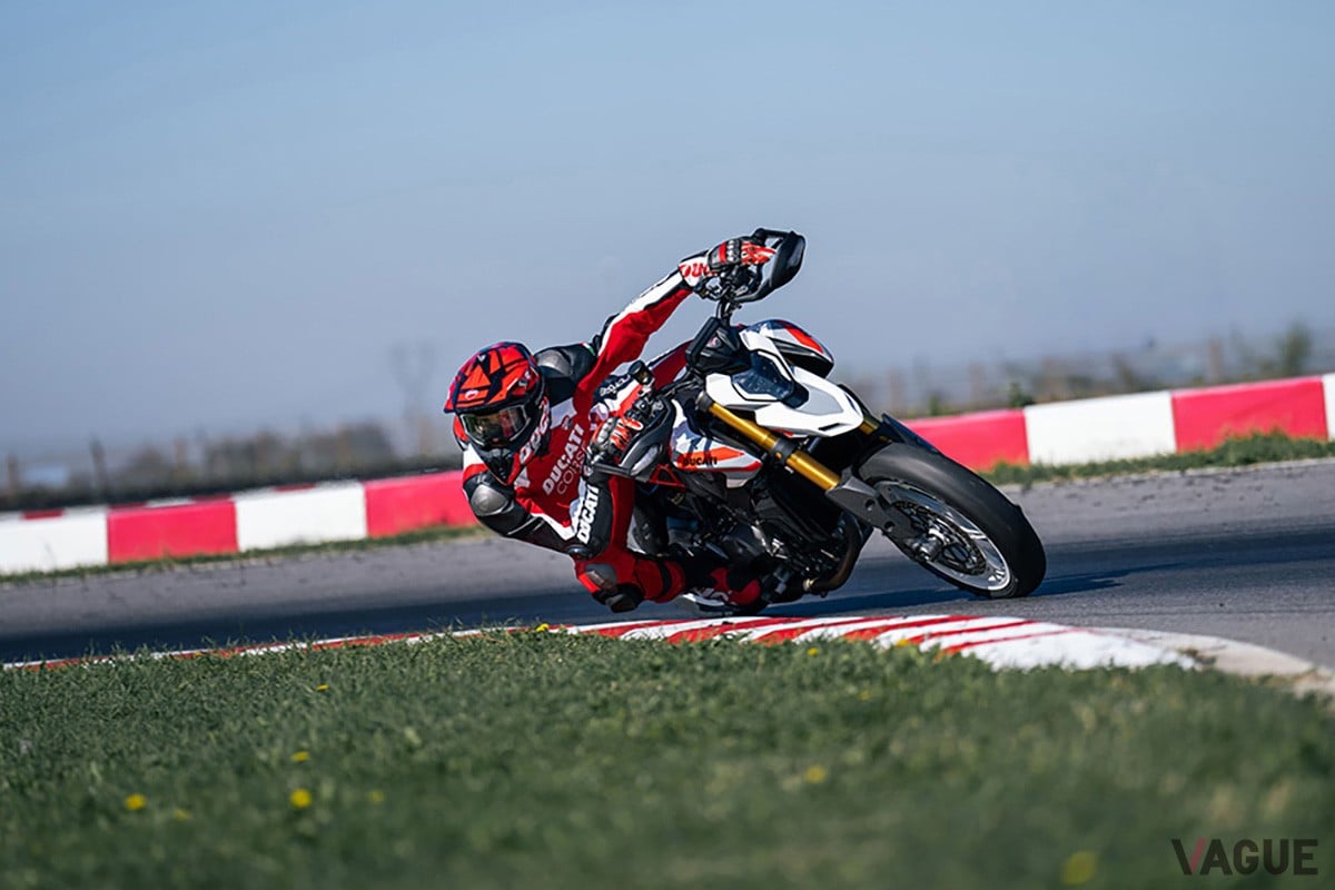 ドゥカティ新型「ハイパーモタードV2」