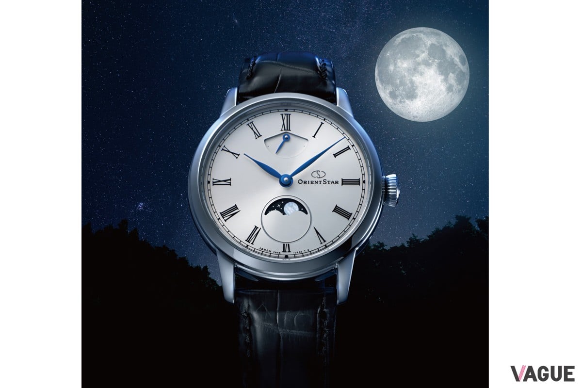 清潔感あふれる純白ダイヤルに白蝶貝のムーンフェイズを搭載。「オリエントスター　M45 F8 メカニカルムーンフェイズ」（品番：RK-BW0001S、41万8000円 消費税込）
