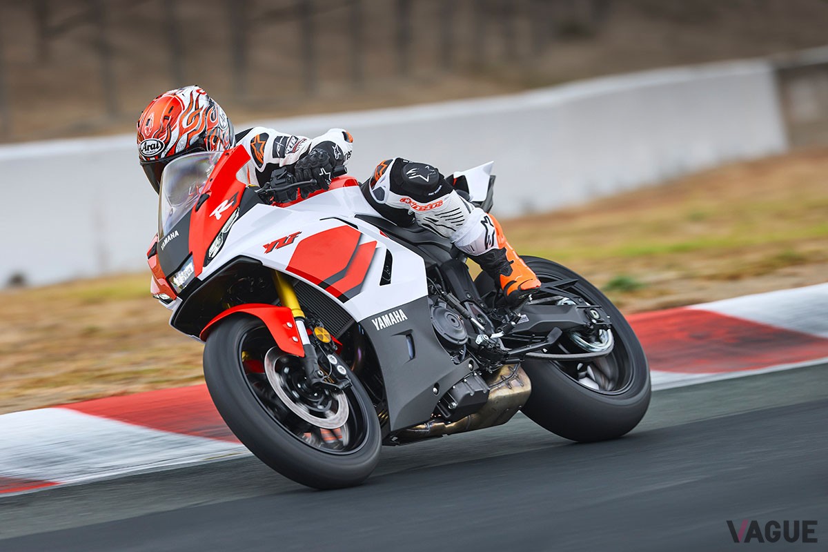 ヤマハ創立70周年の記念カラーをまとった「YZF-R7」