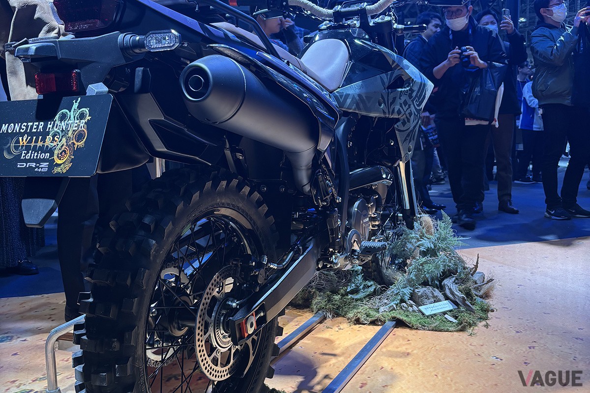 モンスターハンターワイルズとコラボしたスズキ「DR-Z4S」