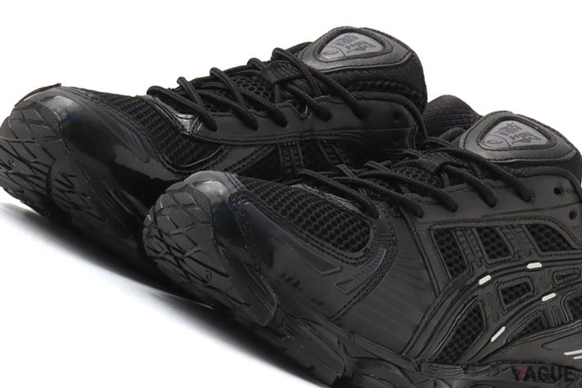 GEL-KAYANO 12.1 “RADEN(螺鈿)”：2万8600円