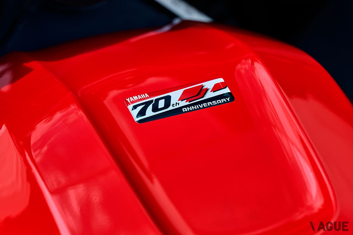ヤマハ創立70周年の記念カラーをまとった「YZF-R3」