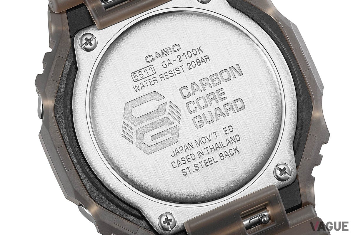 裏蓋は他の2100シリーズと共通デザイン