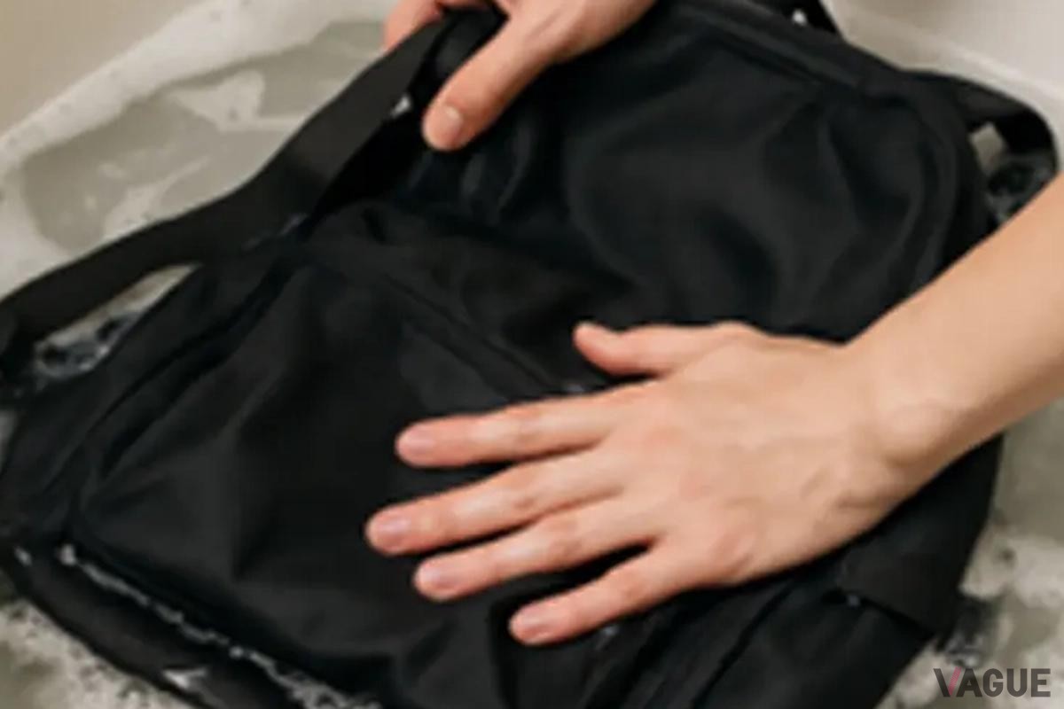 充電ポート／USBケーブルは取り外せ丸洗いも可能