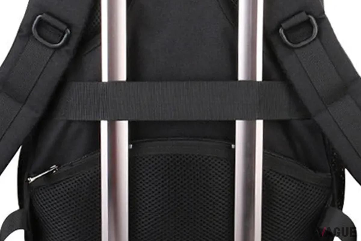 バックパックをスーツケースのハンドルに装着可能