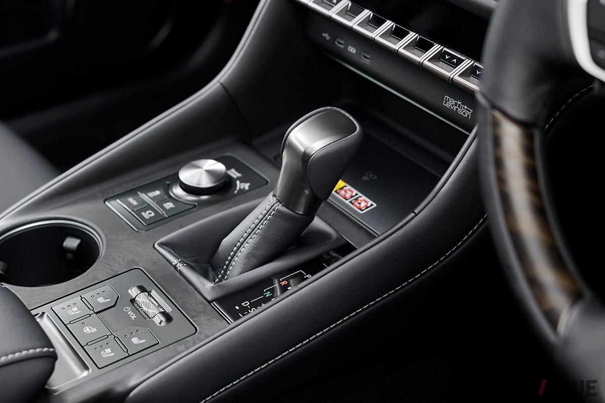 レクサス新型「IS300h」