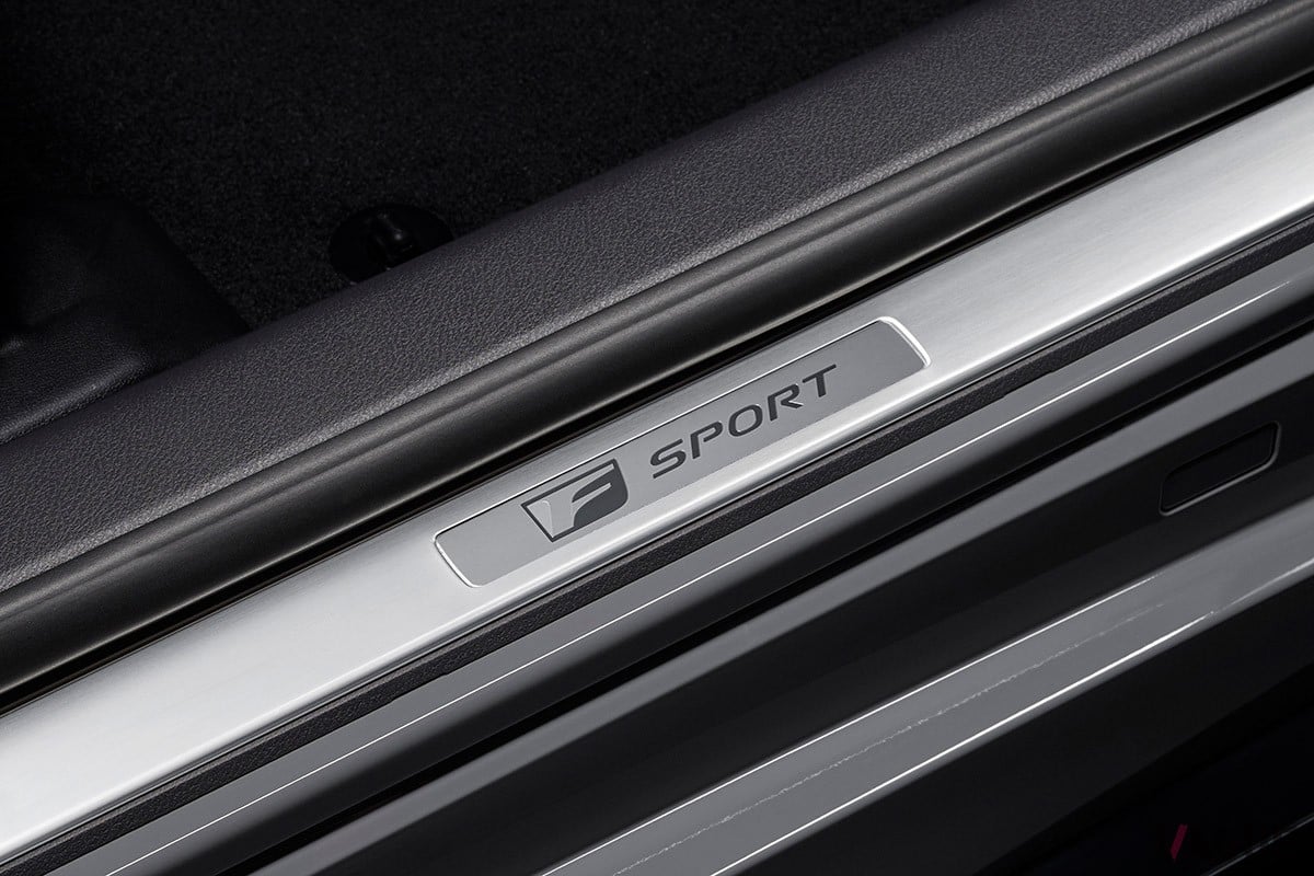 レクサス新型「IS300h」