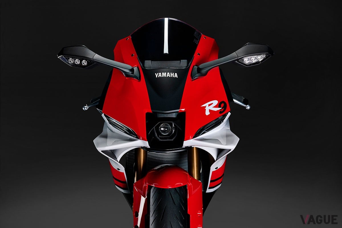 ヤマハ創立70周年の記念カラーをまとった「YZF-R」シリーズが登場