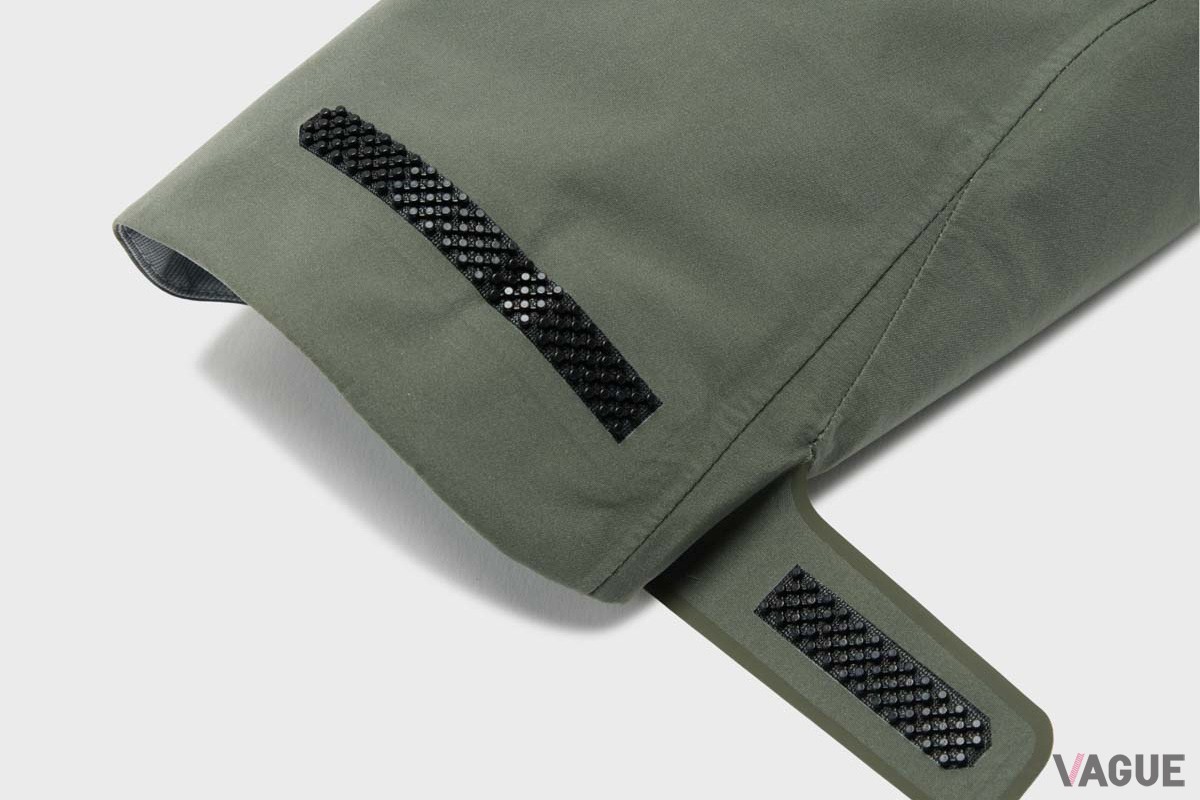 HARD SHELL JACKET“CREAS”：6万500円