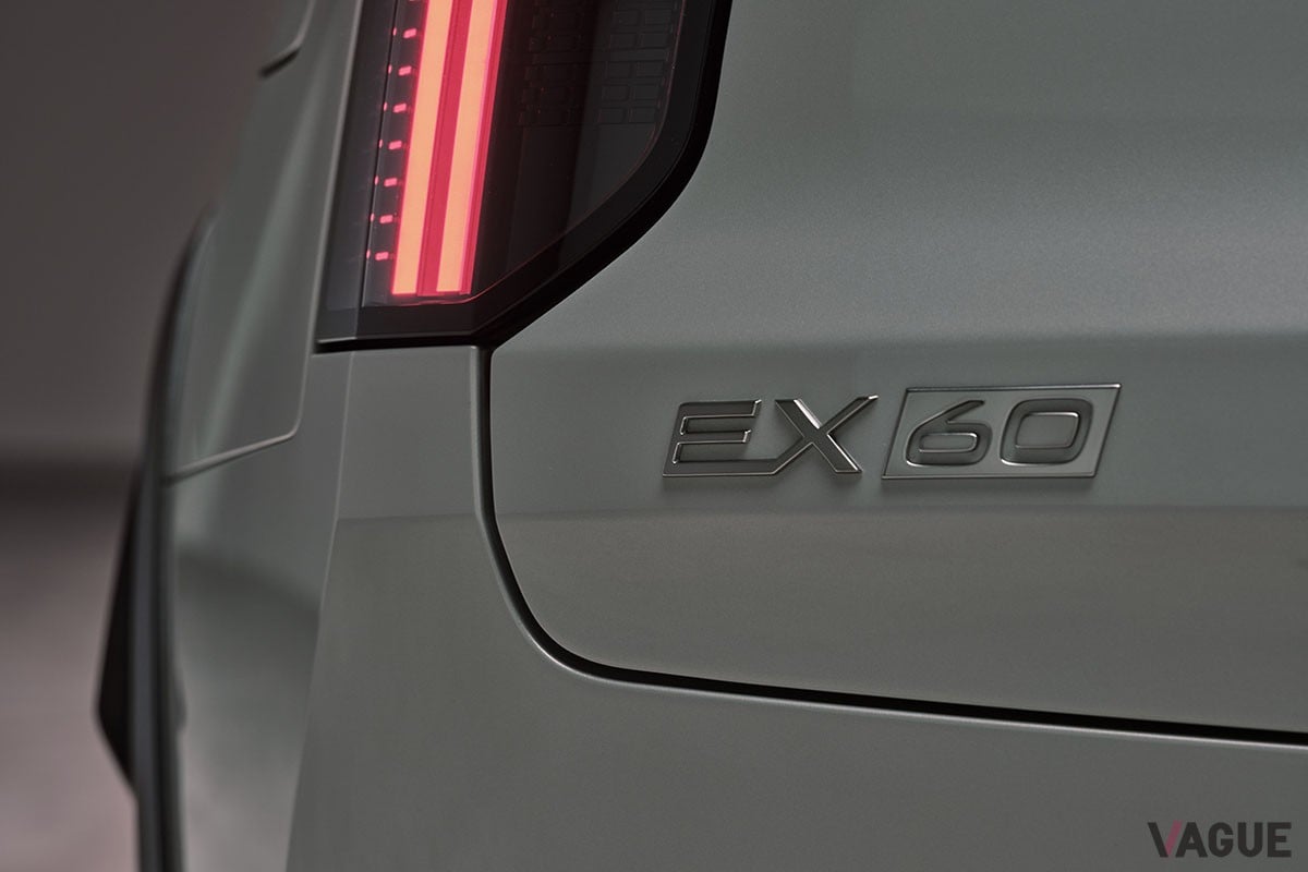 世界初公開されたボルボ新型「EX60クロスカントリー」