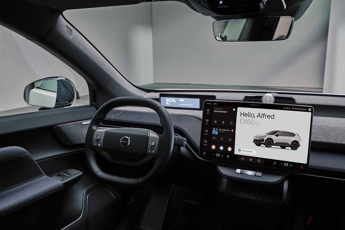 世界初公開されたボルボ新型「EX60クロスカントリー」