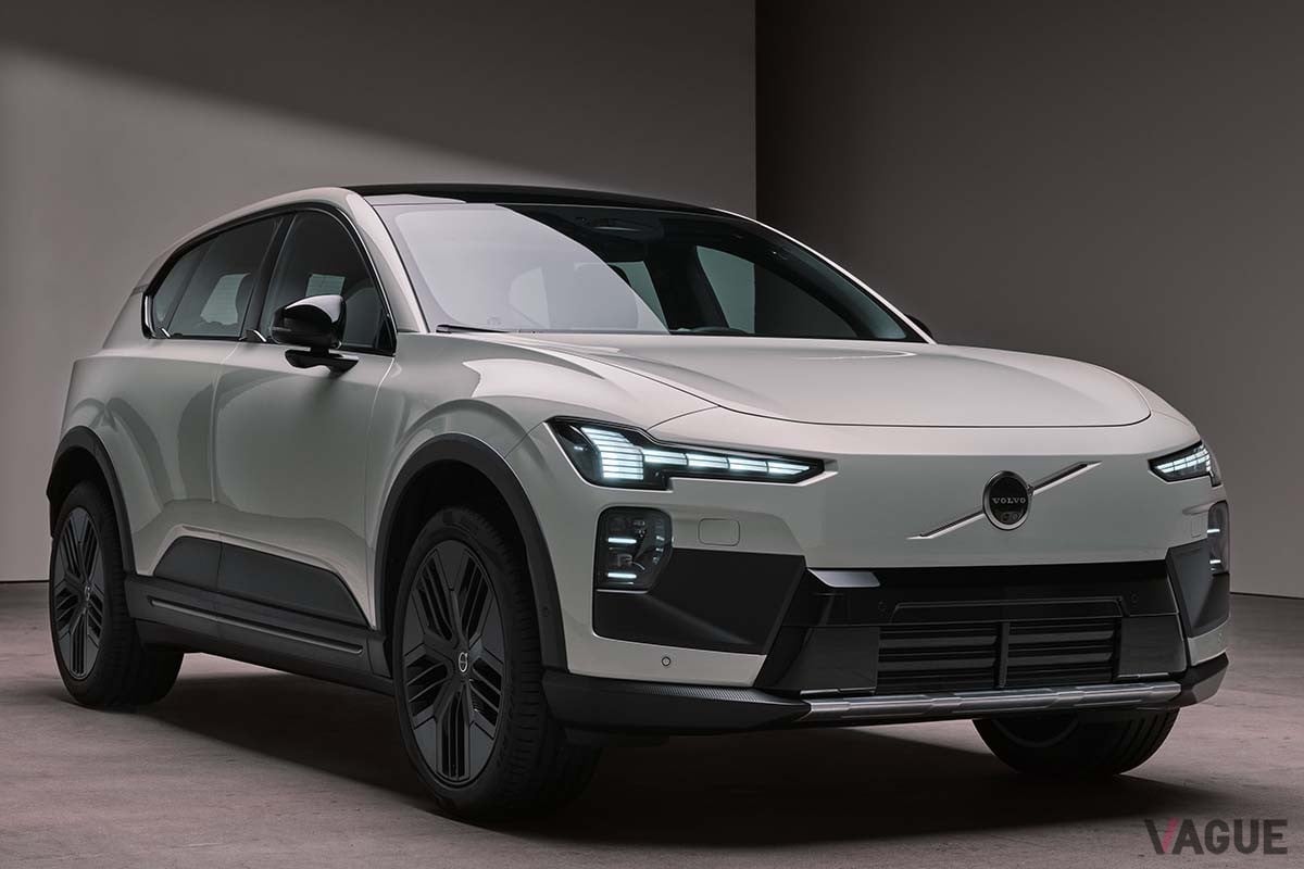 世界初公開されたボルボ新型「EX60クロスカントリー」