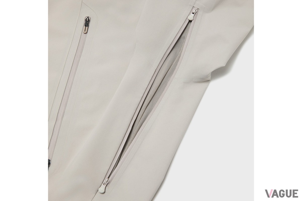 HARD SHELL JACKET“GORE-TEX C-KNIT CREAS”：8万8000円