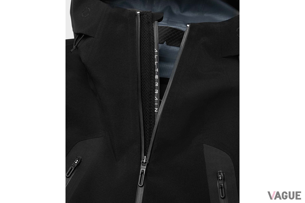 HARD SHELL JACKET“GORE-TEX PRO CREAS”：12万1000円