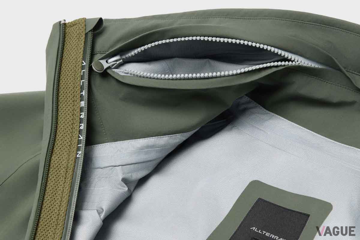 HARD SHELL JACKET“CREAS”：6万500円