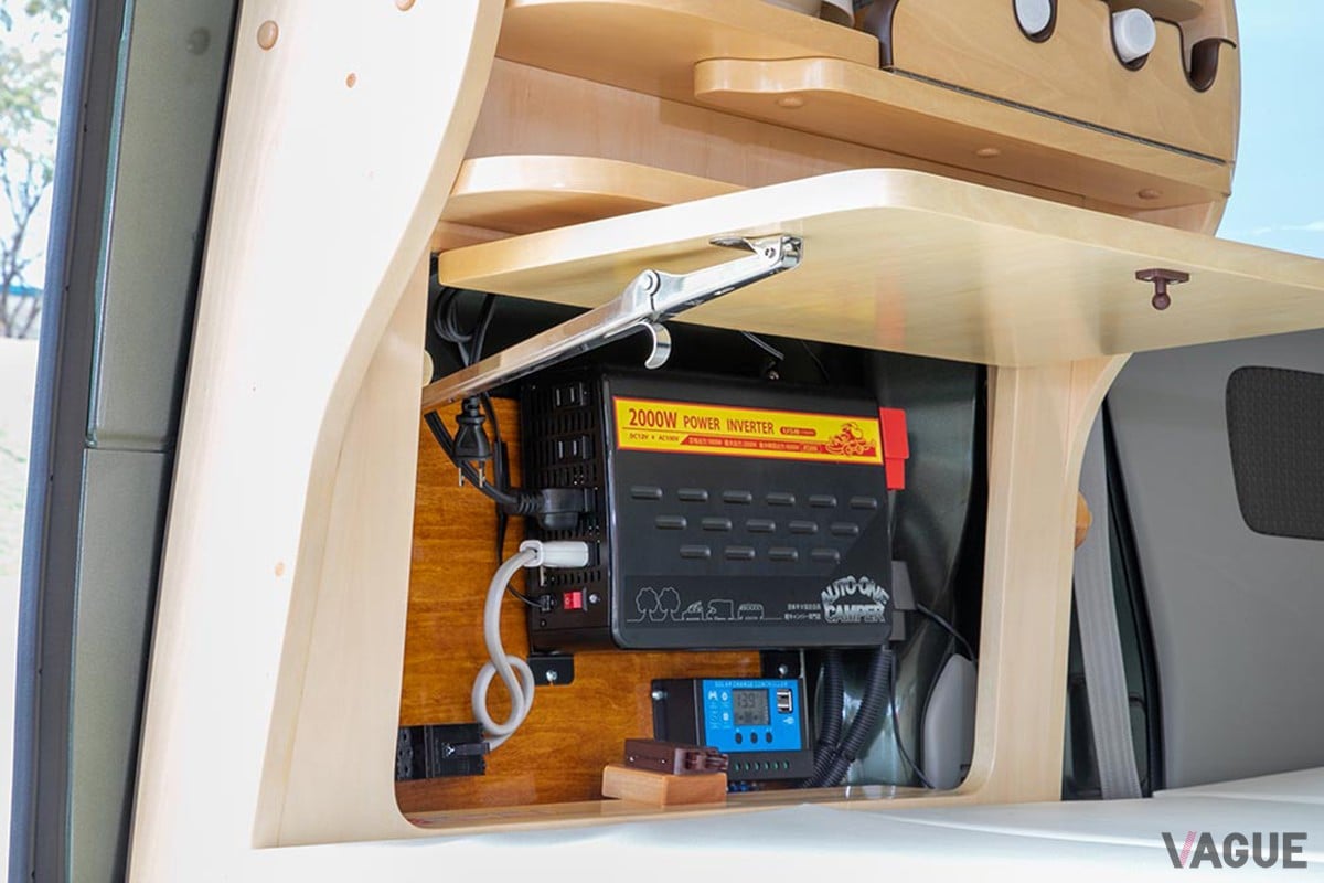 2000Ｗインバーター