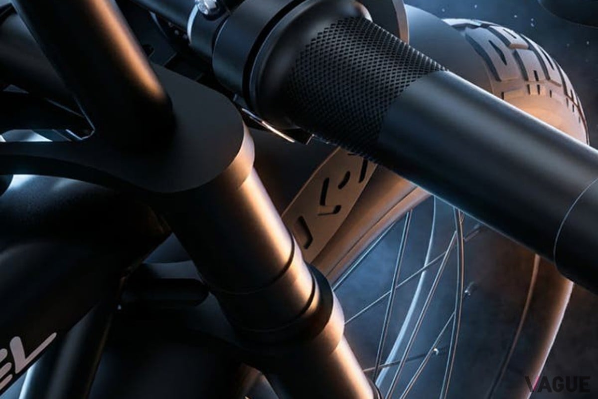 前輪に倒立フォークを採用