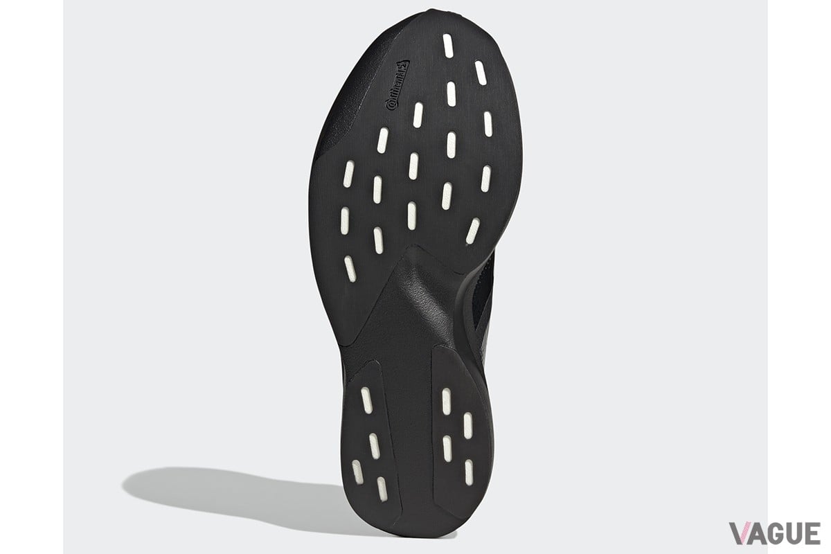 ADIZERO EVO SL WOVEN：1万8000円