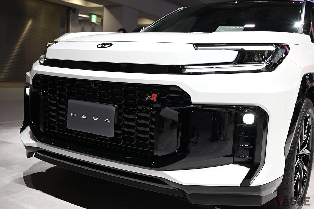 まもなく発売！ 史上最強のトヨタ「RAV4」後席は快適か？ 新グレード