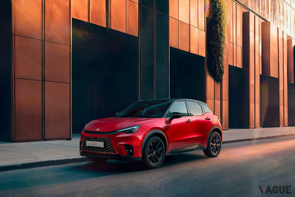 レクサス「LBX」の欧州市場向け特別仕様車「バイブラントエディション」