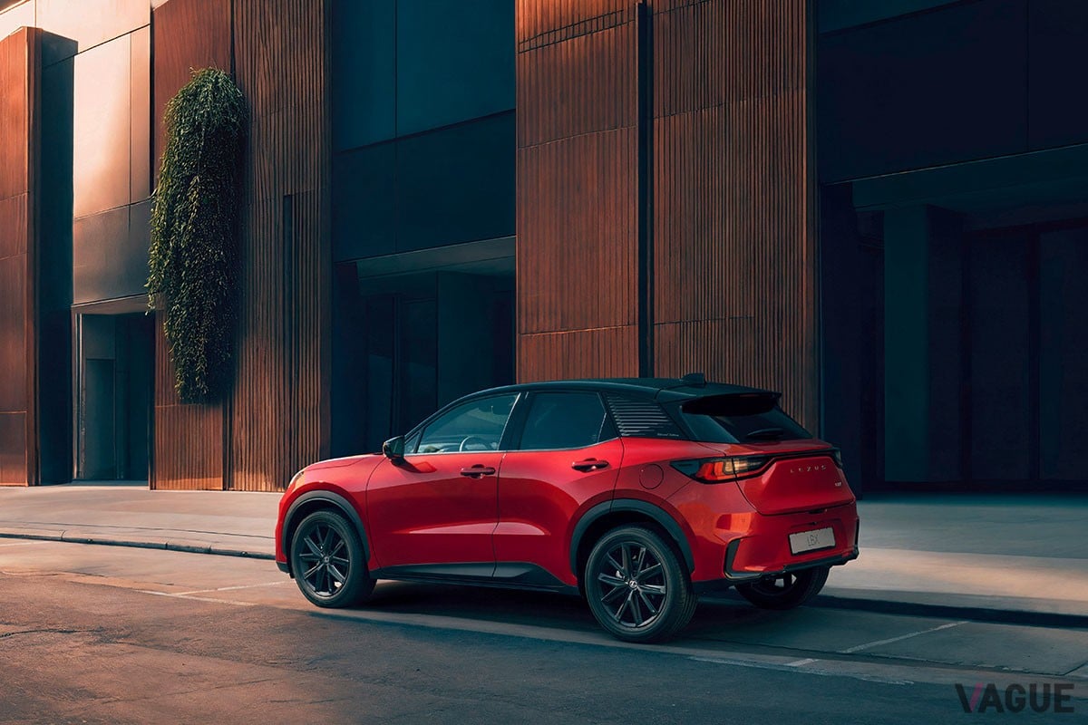 レクサス「LBX」の欧州市場向け特別仕様車「バイブラントエディション」