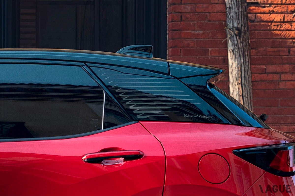 レクサス「LBX」の欧州市場向け特別仕様車「バイブラントエディション」