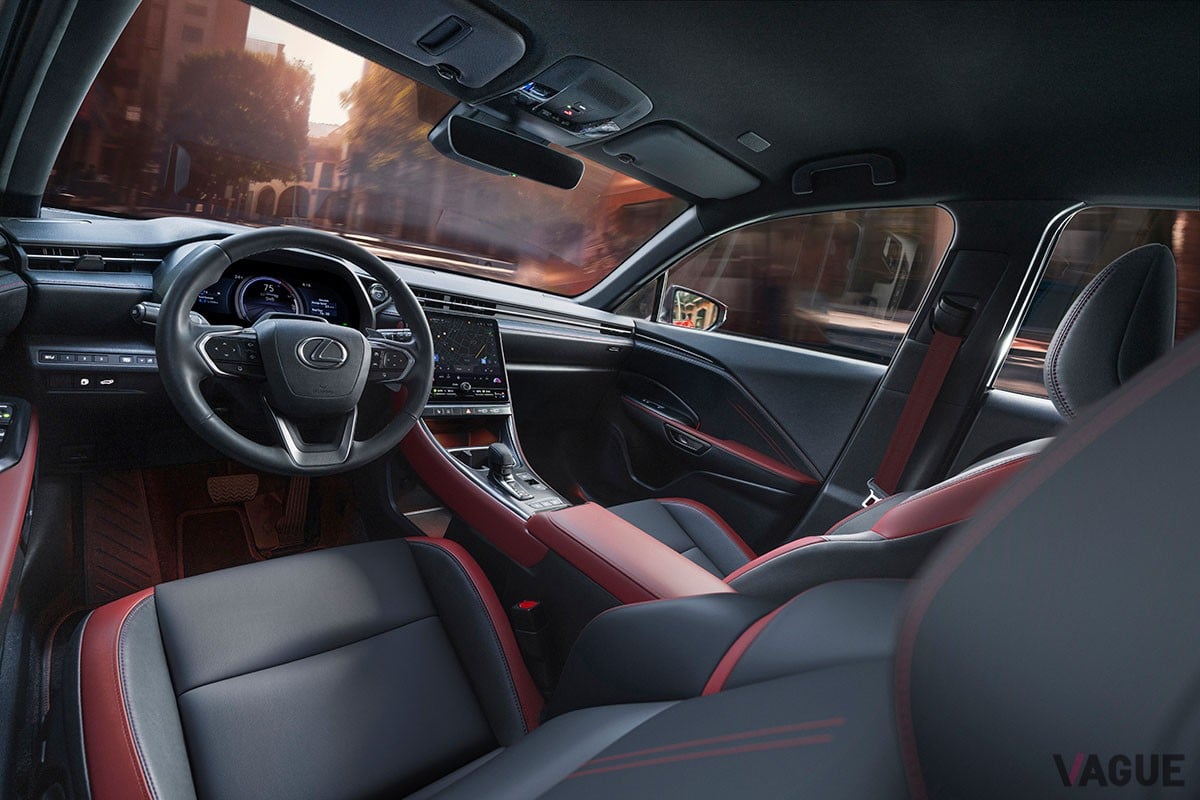 レクサス「LBX」の欧州市場向け特別仕様車「バイブラントエディション」