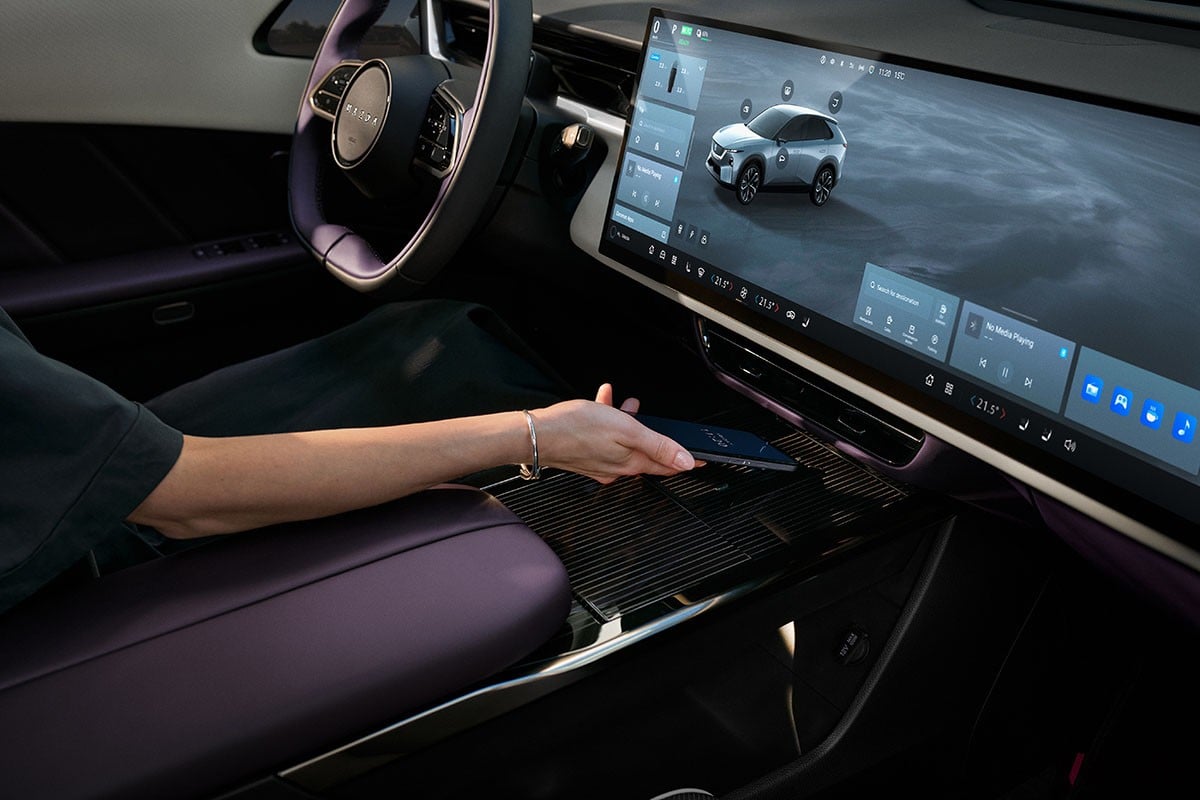 マツダ「CX-6e」