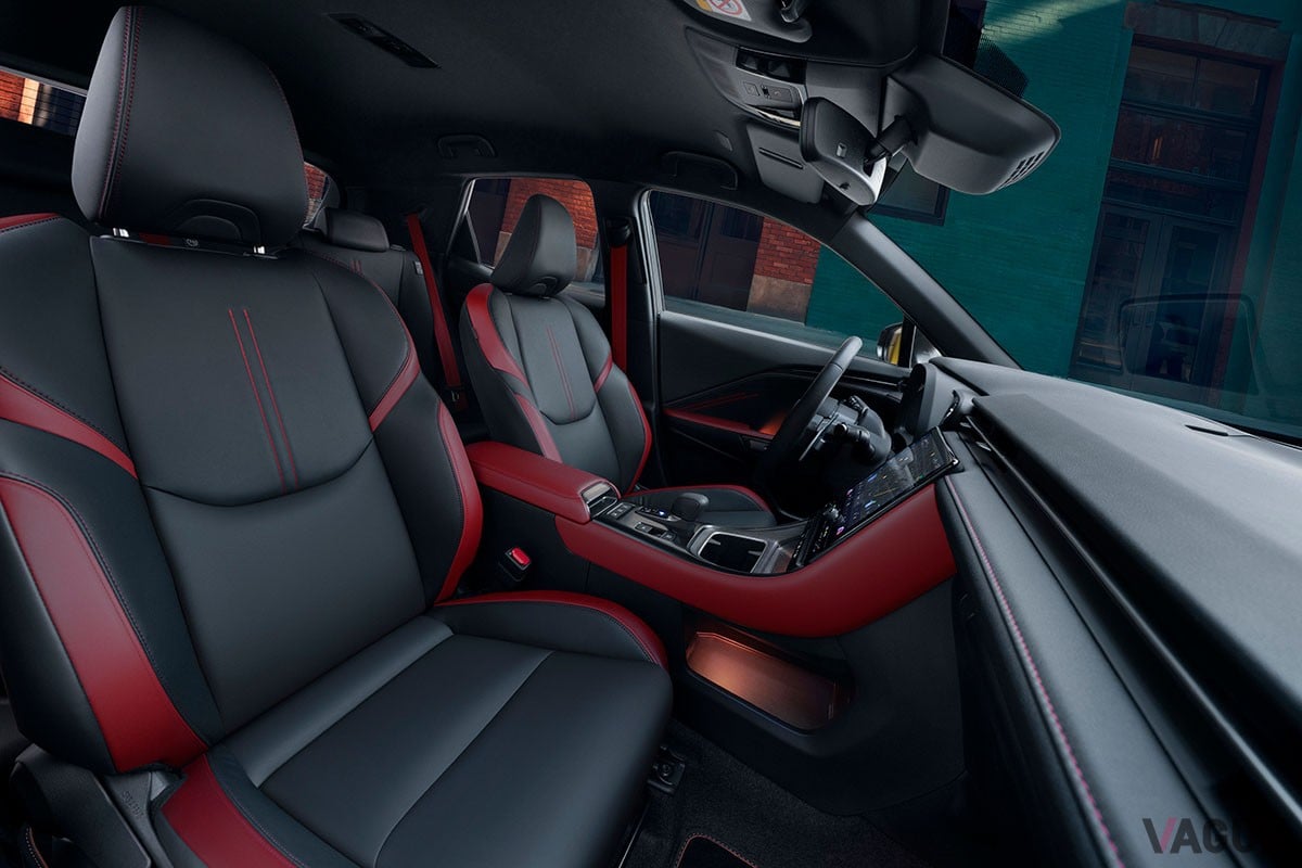 レクサス「LBX」の欧州市場向け特別仕様車「バイブラントエディション」