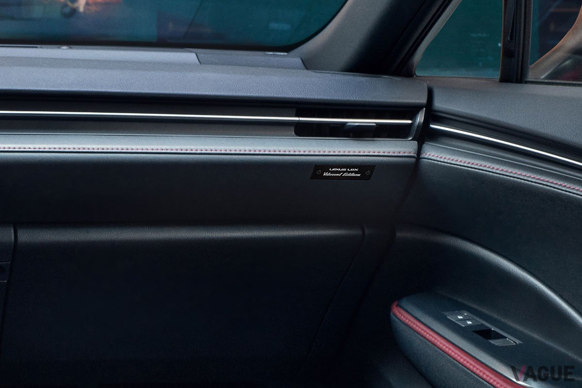 レクサス「LBX」の欧州市場向け特別仕様車「バイブラントエディション」