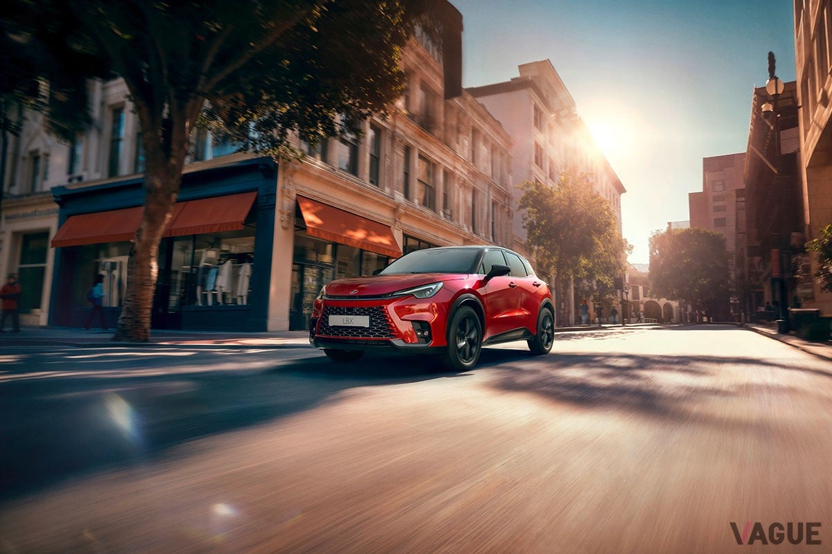 レクサス「LBX」の欧州市場向け特別仕様車「バイブラントエディション」