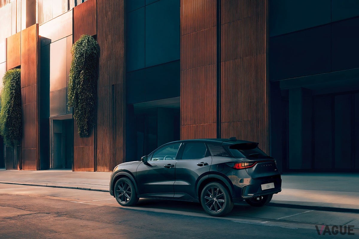 レクサス「LBX」の欧州市場向け特別仕様車「バイブラントエディション」