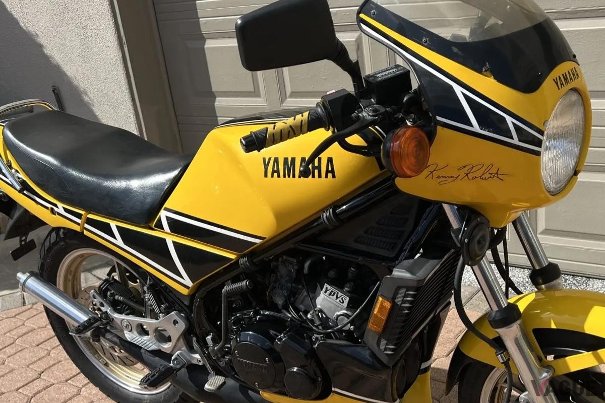 米国オンラインオークションに登場、落札された1984年式ヤマハ「RZ350 ケニー・ロバーツ・エディション」