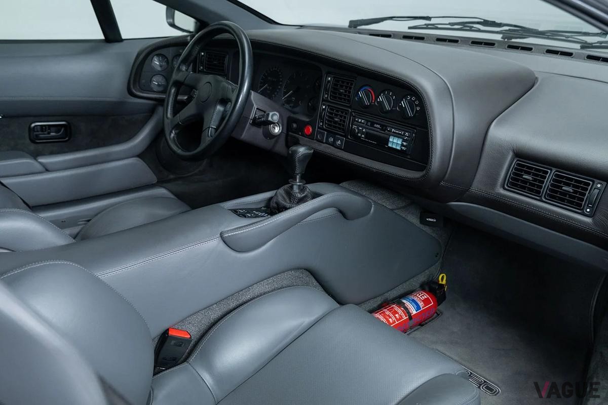 オークションに出品、落札された1993年式ジャガー「XJ220」(c)BROAD ARROW Auctions