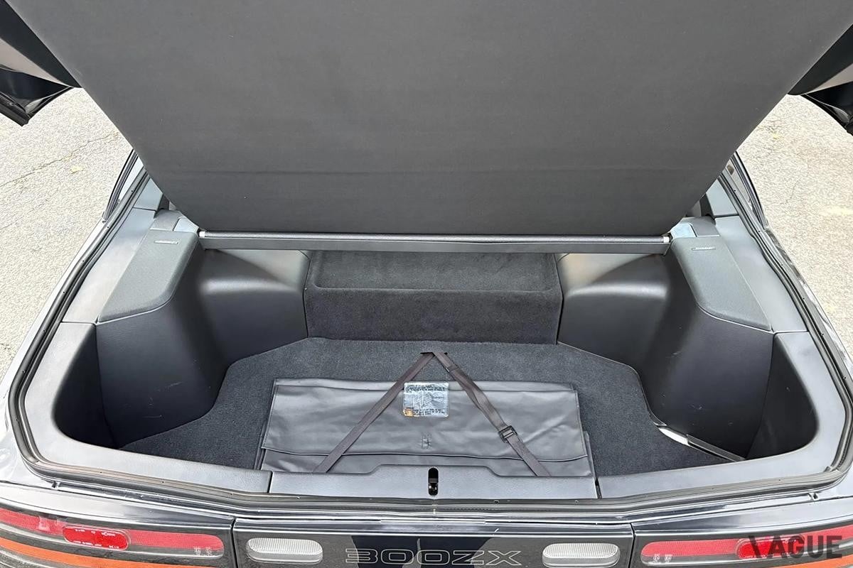 米国オンラインオークションに出品され落札された1996年式日産「300ZX」