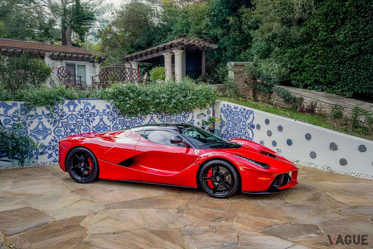 オークションに出品され高値落札された2015年式フェラーリ「ラ・フェラーリ」Michael Alan Ross(c)2026 Courtesy of RM Sotheby's